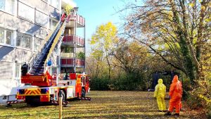 H1 - Rettung mit DLK Gebäude