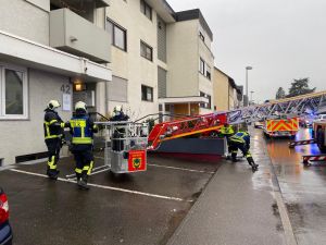 H1 - Rettung mit DLK Gebäude