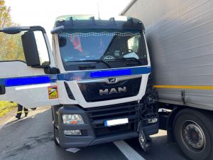 H4 - VU unkl. Lage LKW
