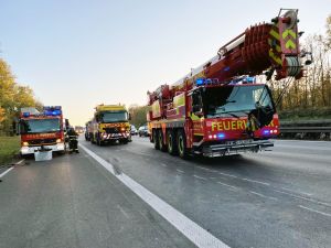 H4 - VU unkl. Lage LKW