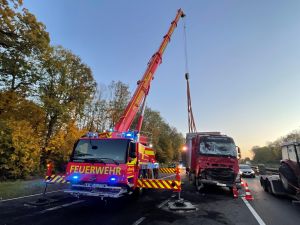 H4 - VU unkl. Lage LKW