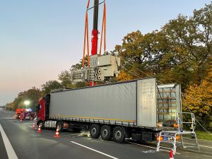 H4 - VU unkl. Lage LKW