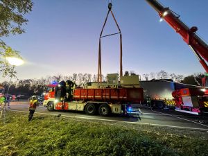 H4 - VU unkl. Lage LKW