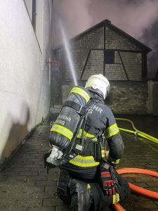 B4 - Feuer/Rauch Lagerhalle