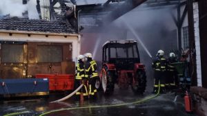 B4 - Feuer/Rauch Lagerhalle