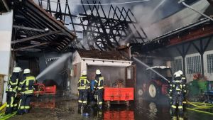 B4 - Feuer/Rauch Lagerhalle