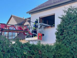 H1 - Rettung mit DLK Gebäude