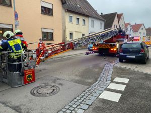 H1 - Rettung mit DLK Gebäude