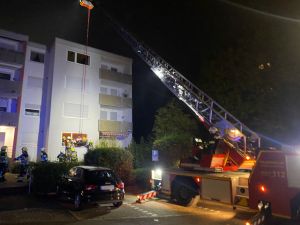 H1 - Rettung mit DLK Gebäude