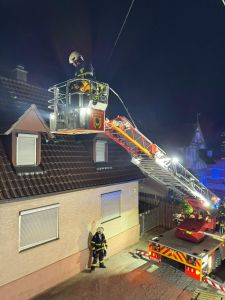 H1 - Rettung mit DLK Gebäude