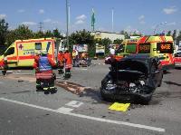 H2 - Verkehrsunfall mit eingeklemmter Person