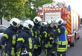 Gruppenführer erteilt den Einsatzauftrag